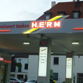 Bild von HERM Tankstelle Würzburg