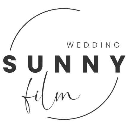 Logo da Sunny Wedding Film - sunnyweddingfilm.de