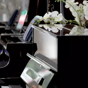 Eine große Auswahl an Pianos, Klavieren, Digitalklavieren und Flügel wartet auf Sie!