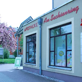 Aussenansicht der Apotheke Am Sachsenring