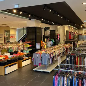 Bereich Damenmode des Marken Outlet Store in Bremen von Peek&Cloppenburg Hamburg