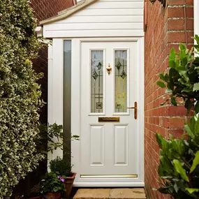 Porches increase your home's energy efficiency and add an extra layer of security, with a top-of-the-range Yale kitemarked 3 star cylinder lock fitted as standard on the door.