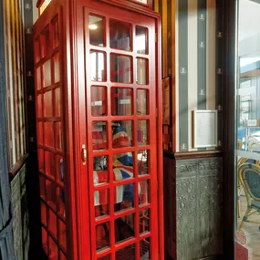 Au Bureau Fenouillet Entré cabine téléphonique