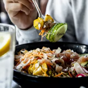 Envie d'une salade fraîche et gourmande ? Au Bureau vous êtes servis ! ????

Découvrez notre Summer Bowl ????: Tartare de thon, tomates d'Antan, radis, concombre, coleslaw, courgette grillée, blé, zeste de citron vert, amandes effilées, romaine, coriandre, vinaigrette soja. ????

Une recette à ne pas manquer ! Réservez vite !
Edition headline