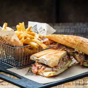 Scrumptious Sandwiches for Late Night Cravings at las Vegas Caesars Palace. Open 24/7 in front of Caesars Palace right on the strip!