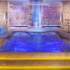 Escape to Qua Spa in 50,000 sq ft of relaxing luxury at Caesars Palace Las Vegas.