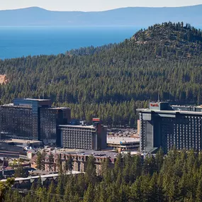 Harrah's Lake Tahoe Hotel & Casino - Set against the gorgeous landscape of the Sierra Nevadas, Harrah's Lake Tahoe offers something for everyone.