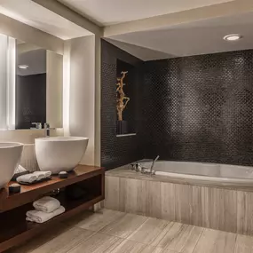 NOBU Hotel Las Vegas Bathroom