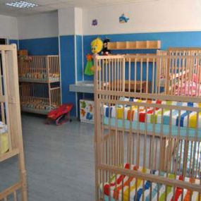 escuela-infantil-burbujas-colores-cunas-04.jpg