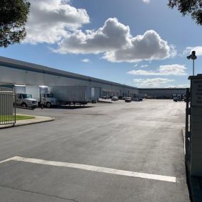 Omni Logistics San Francisco warehouse loading docks
