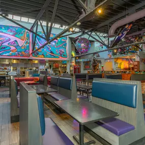 mellow mushroom dining room