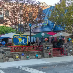 mellow mushroom exterior