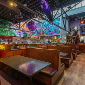 mellow mushroom dining room