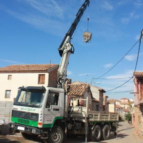 gruas-y-transportes-rafa-grua-autocargante-01.jpg