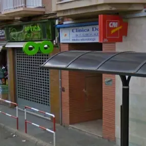 clinica-dental-celestino-garcia-fachada-01.jpg