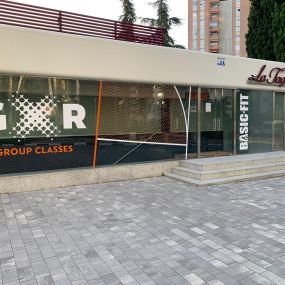 Entrada a la sala de clases colectivas