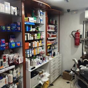 farmacia-arenales-del-sol-mostradores-medicinas-02.jpg