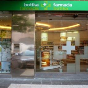 farmacia-adrian-fachada-01.jpg