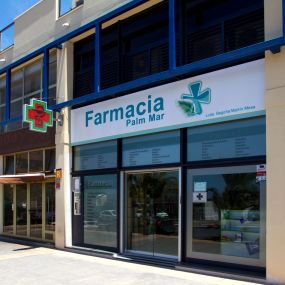 fachada-farmacia-palm-mar.jpg