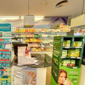 interior-farmacia-02.jpg