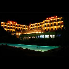 hotel-grecs-fachada-01.jpg