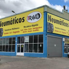 neumaticos-bravo-fachada-01.jpg