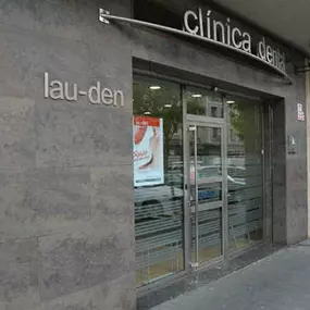 clinica-dental-lau-den-fachada-01.jpg