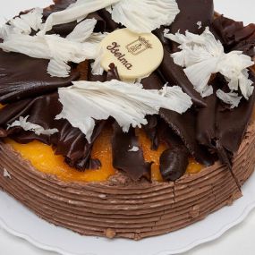 tarta-de-trufa-con-viruta-de-chocolate.jpg