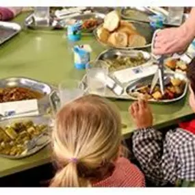 191328-colectividades-bedmar-catering-para-colegios.jpg