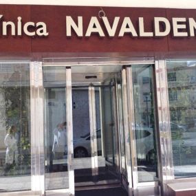 clinica-dental-navaldent-fachada-01.jpg