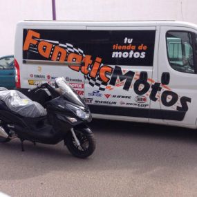 fanatic-motos-carro-02.jpg