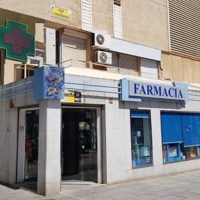 Farmacia_Ldo_Castaño_Poblador_en_Badajoz.jpg