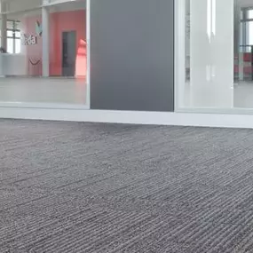 comercial-de-interiorismo-robredo-interfaceflor-suelo-01.jpg