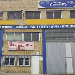 328814-talleres-bpr-fachada-de-un-taller.jpg