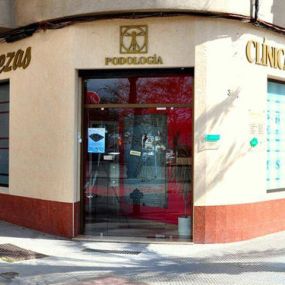 clinica-cabezas-fachada-02.jpg