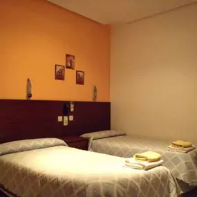 hostal-pan-america-habitacion-03.jpg