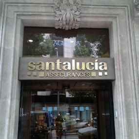 seguros-santalucia-fachada-01.jpg