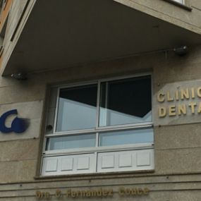 clinica-dental-fernandez-couce-fachada-01-g.jpg