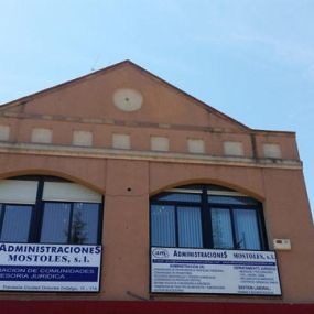 administraciones-mostoles-fachada-01.jpg