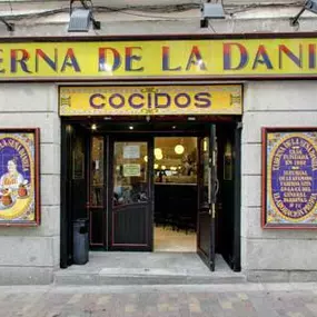 taberna-de-la-daniela-medinaceli-fachada-01.jpg