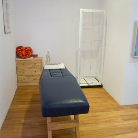 centro-quiropractico-el-arbol-de-la-vida-mesa-masajes-05.jpg