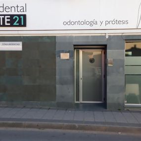 centro-dental-odontologia-protesis-quijote-21-fachada-01.jpg