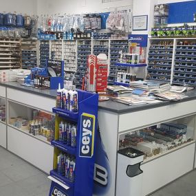 Suministros_Fontaneria_Badajoz_Mostrador_Tienda.jpg