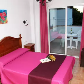 hotel-oasis-atalaya-habitacion-02.jpg