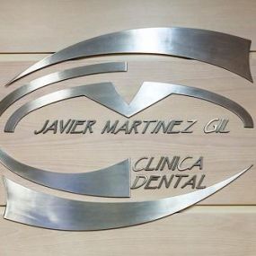 clinica-dental-javier-martinez-gil-nombre-01.jpg