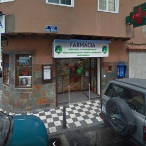 farmacia-victoriano-perez-cabani-fachada-01.jpg