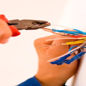 construcciones-mora-morillo-trabajos-electricos.jpg