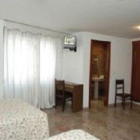 hostal-aragon-cuarto-05.jpg