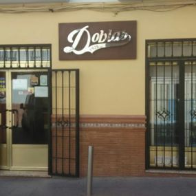 panaderia-doblas-fachada-01.jpg