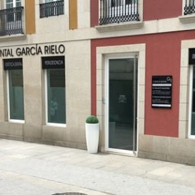 clinica-dental-garcia-rielo-lugo-01-g.jpg